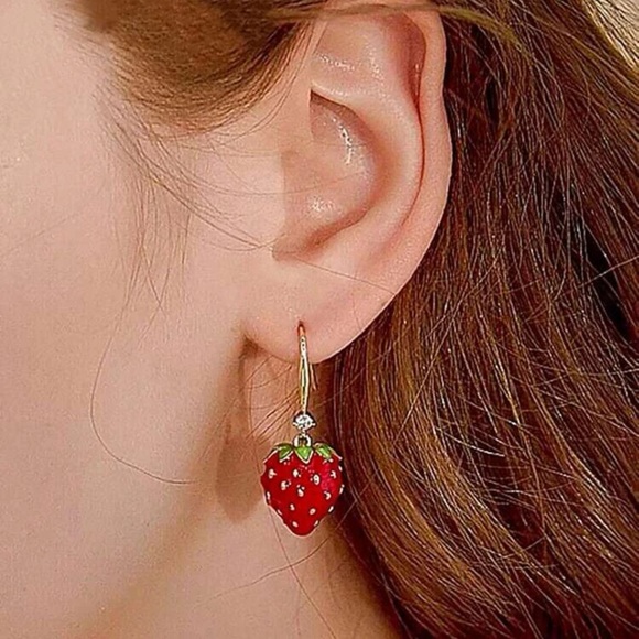 🍓 Strawberry Earrings 🍓 - Picture 2 of 4